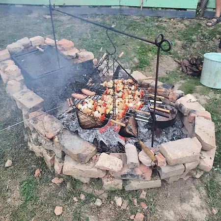 Koppány Pines - Glampavan Panzió